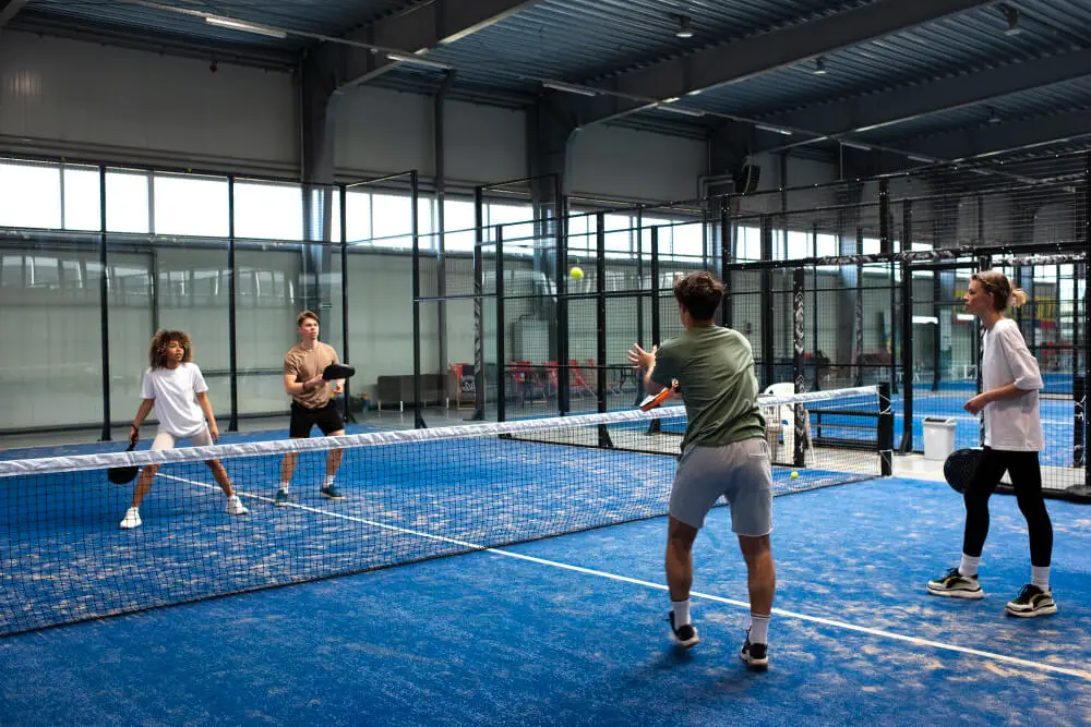 how to play padel